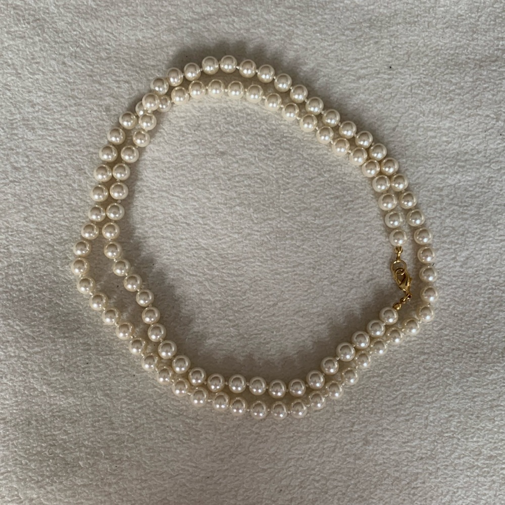 Lustrous Knotted Pearl Necklace